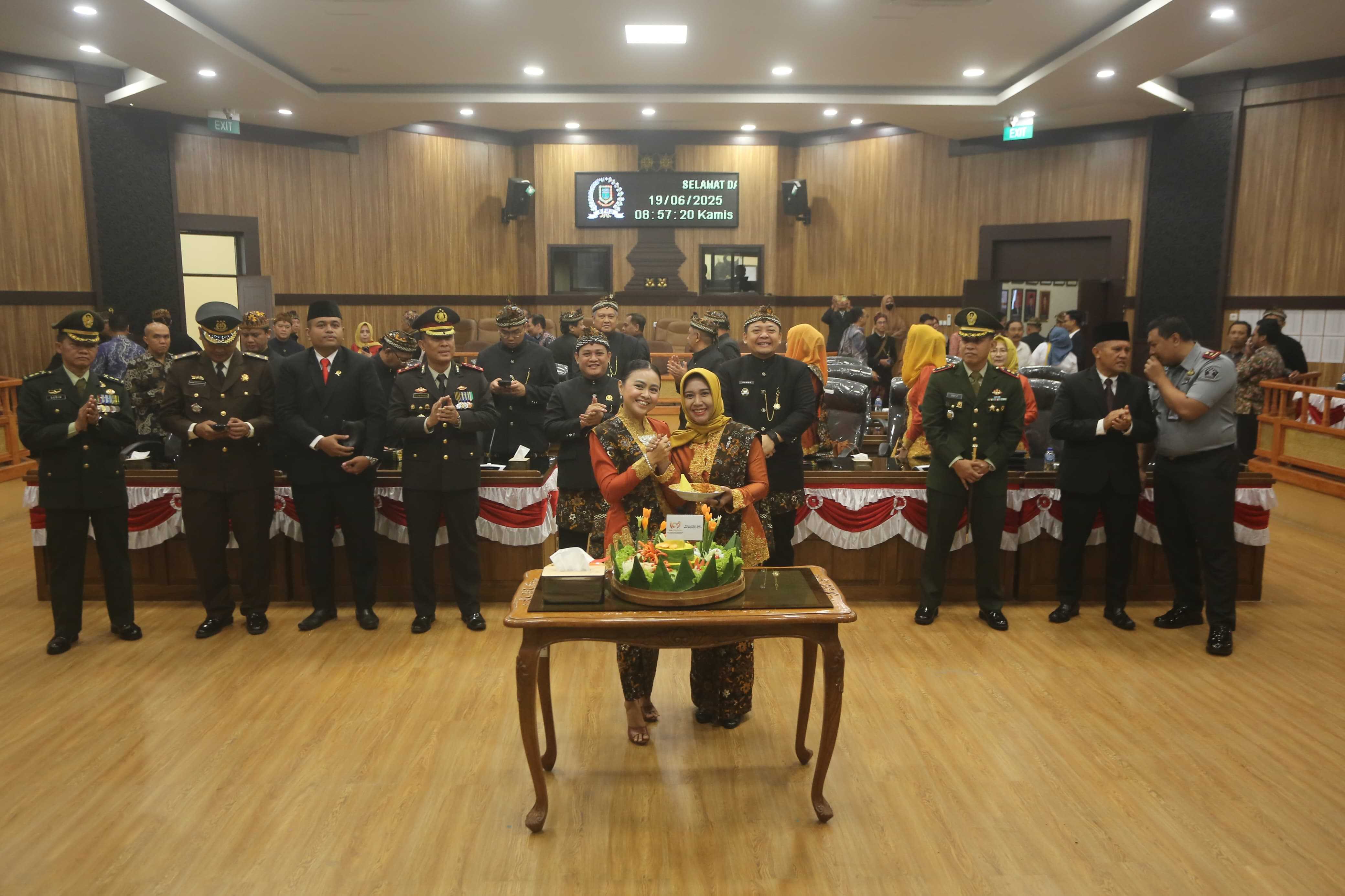 gambar-rapat-paripurna-hari-jadi-kota-mojokerto-wali-kota-genap-107-tahun-cermin-perjalanan-sejarah-yang-panjang-dan-penuh-perjuangan